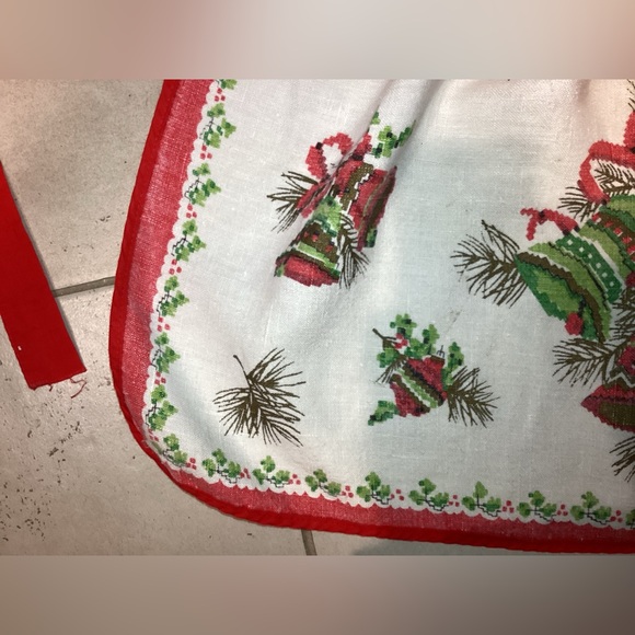 Vintage Parisian Prints Linen Christmas Apron - Picture 5 of 7